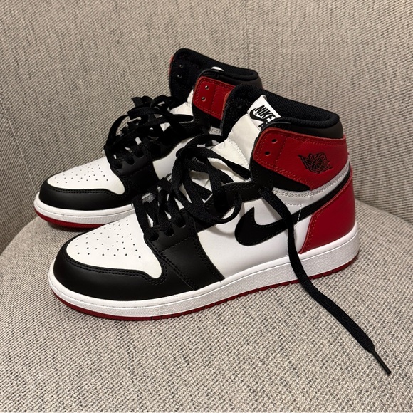 Air Jordan “Black Toe” Size 7Y 100% Authentic Guaranteed